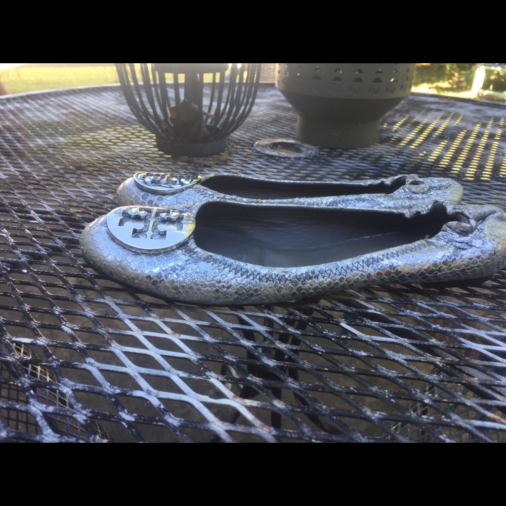 Tory Burch snake skin revas size 7.5 GUC - Picture 3 of 7